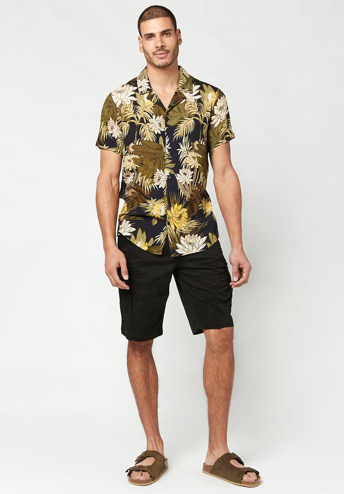 Hortus Men's Cargo Shorts, Black- BM23587