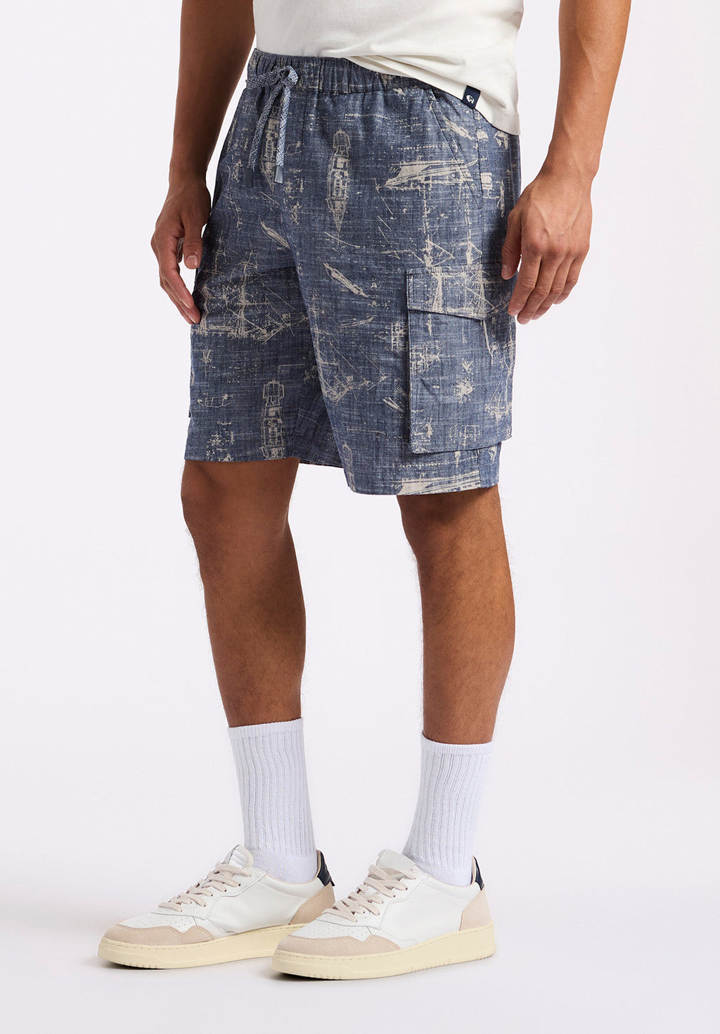 Halten Men's Relaxed Fit Printed Cargo Shorts, Whale - BM24558