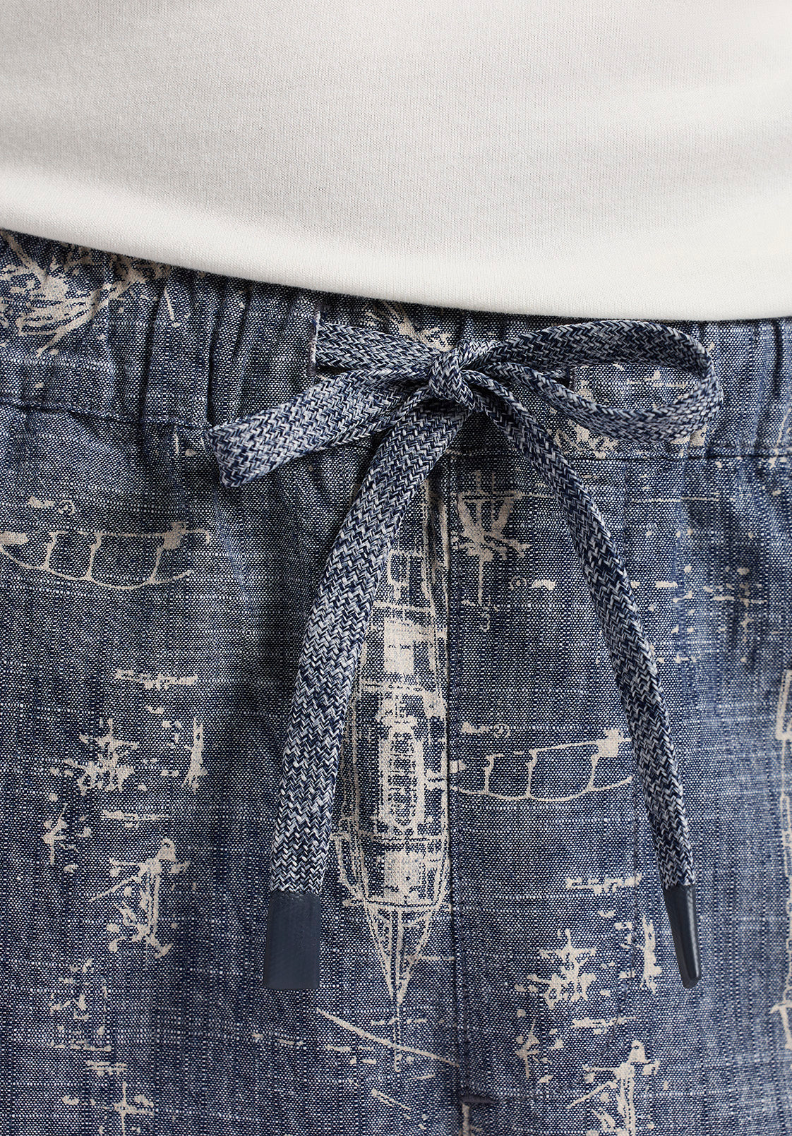 Halten Men's Relaxed Fit Printed Cargo Shorts, Whale - BM24558